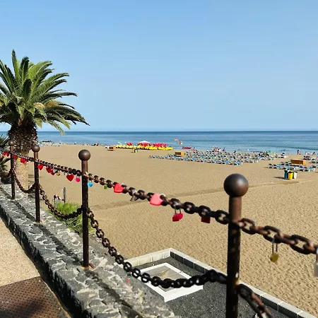 -montorian View Lanzarote- بويرتو ذيل كارمين