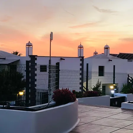 -montorian View Lanzarote- 卡门港